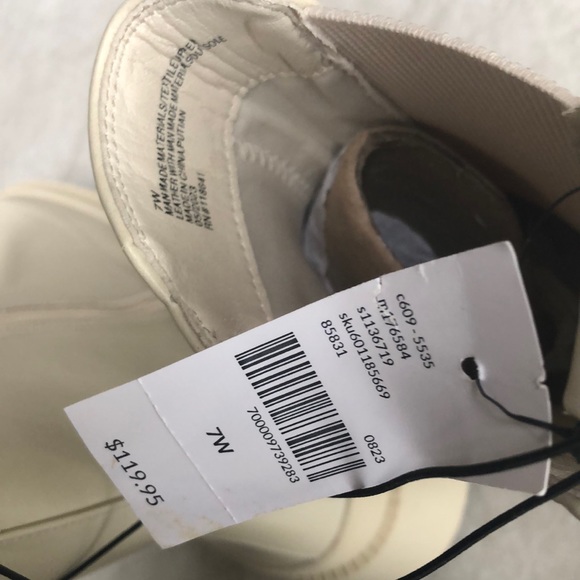 Lane Bryant Woman’s Dream Cloud Faux-Leather Super Lug Bootie Cream Size 7W - Picture 7 of 10